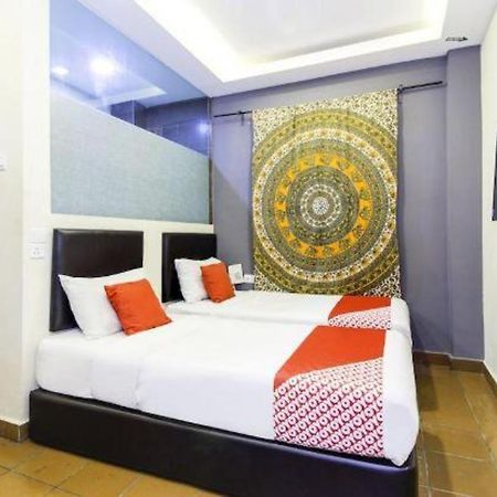 Oyo 90429 Hotel Narasindo クアラルンプール エクステリア 写真